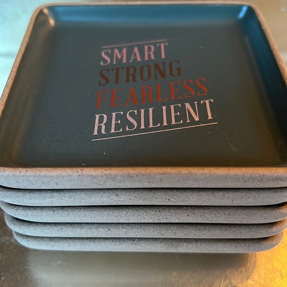 “smart/strong/fearless/resilient” decorative stoneware tray-NWT - Picture 2 of 8